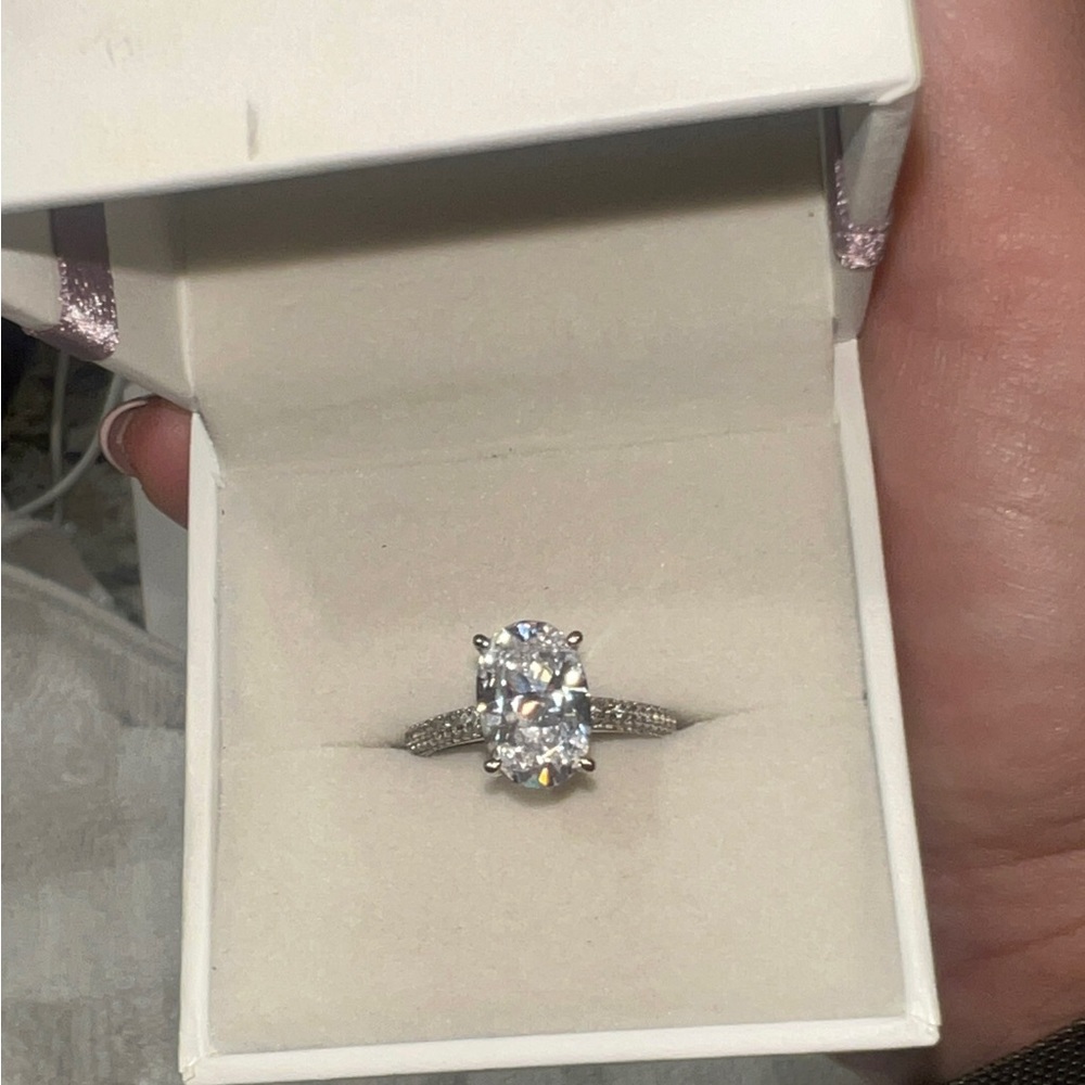 3.0ct Oval Cut Natural Diamond engagement ring